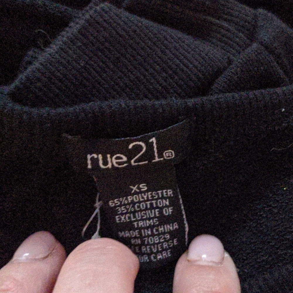 2 for $10 ⭐ Rue 21 Xsmall Crop Top - Picture 2 of 2